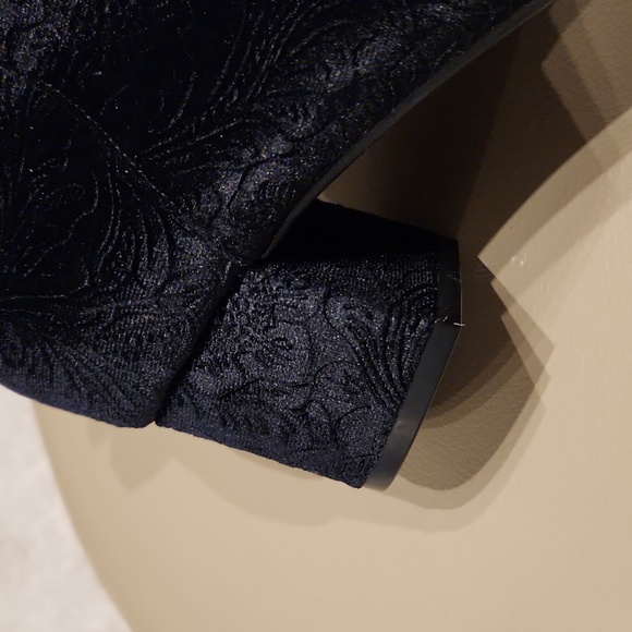 UNISA Brand Black Velvet Floral Design Booties. NWOT - Picture 4 of 7